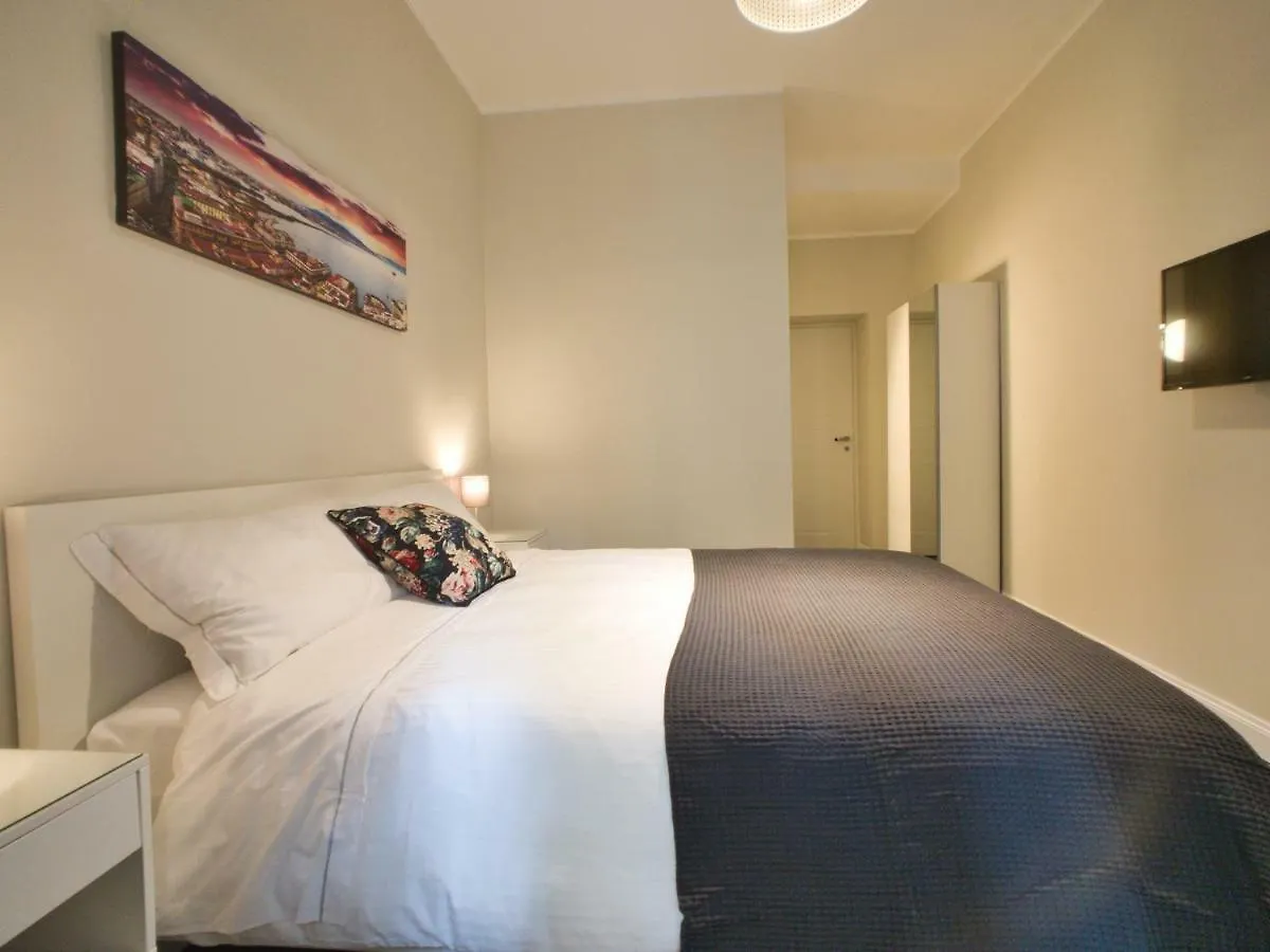 Silia House Napoli Centro Hotel 2*, Naples