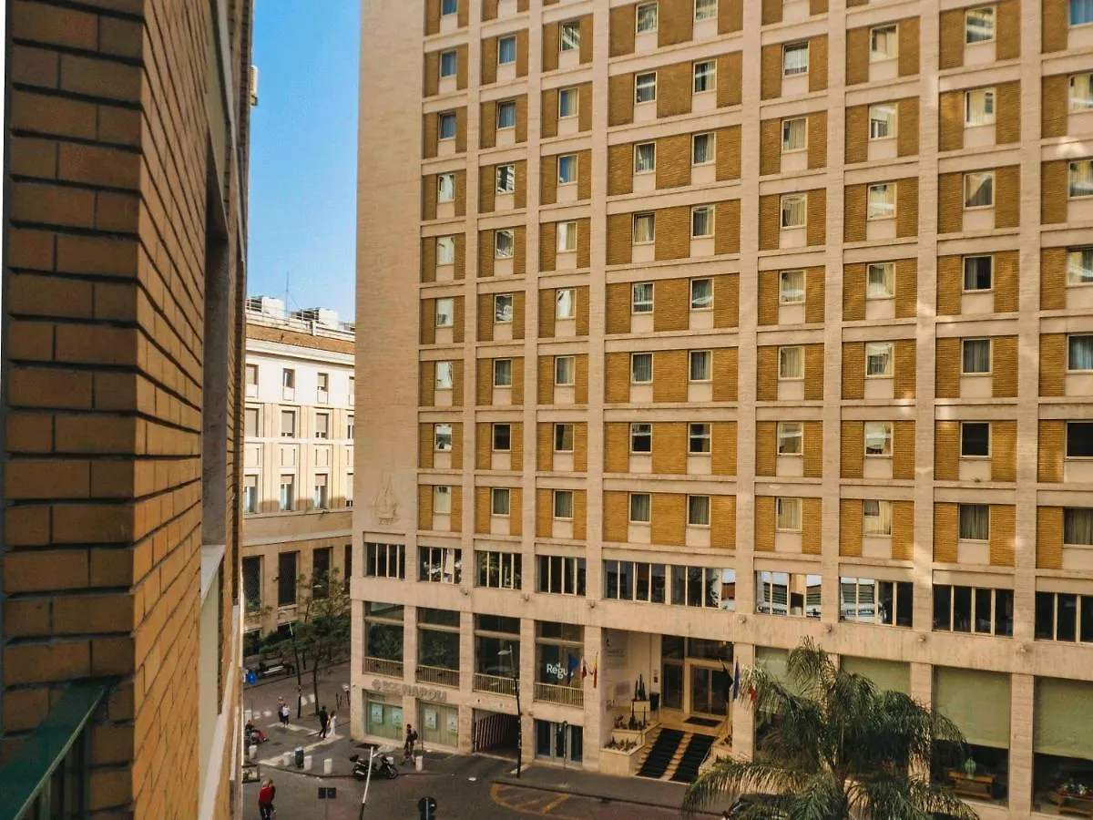 Hotel Silia House Napoli Centro 2*, Neapol