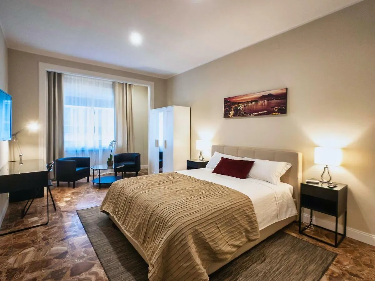 Hotel Silia House Napoli Centro 2*, Neapol